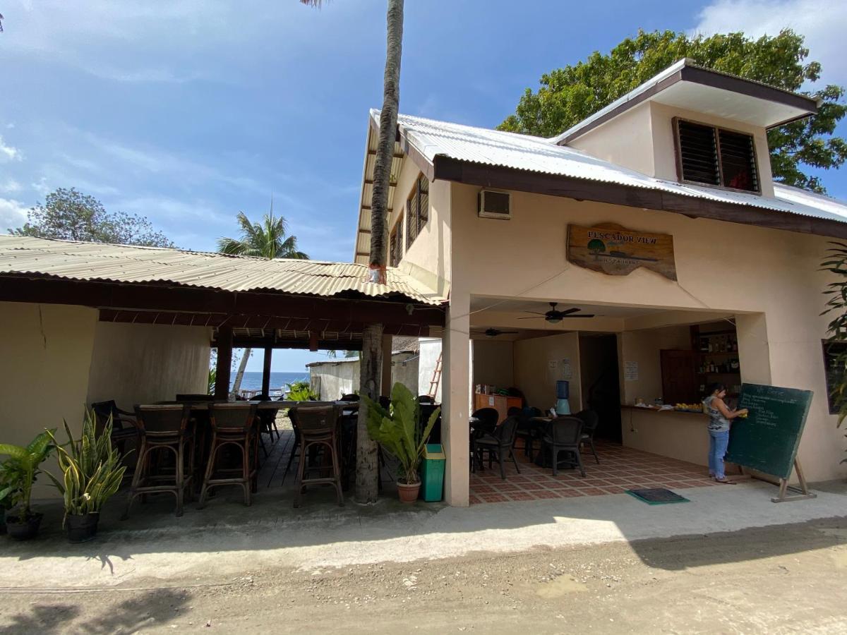 Pescador View - Beachfront & Nearby The Ocean Hostels & Restaurant Moalboal Bagian luar foto