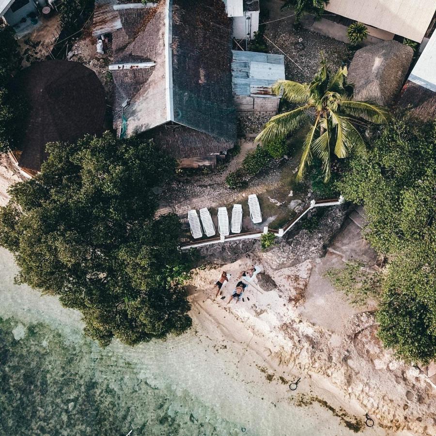 Pescador View - Beachfront & Nearby The Ocean Hostels & Restaurant Moalboal Bagian luar foto